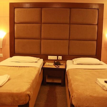 Hotel Parklane Haidarábád Kültér fotó